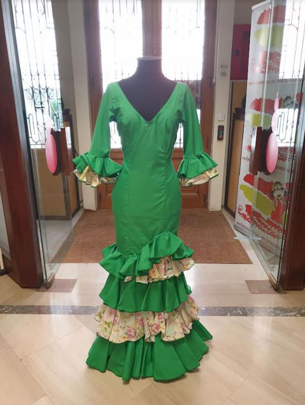 T 40. Robes de flamenco en promotion. Mod. Alegría Verde. Taille 40